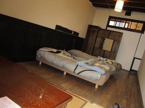 Twin Room with Shared Bathroom