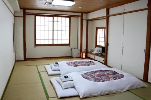 Japanese-Style Family Room - Smoking