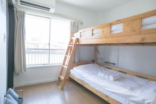 Private Room for 4 People with Shared Bathroom