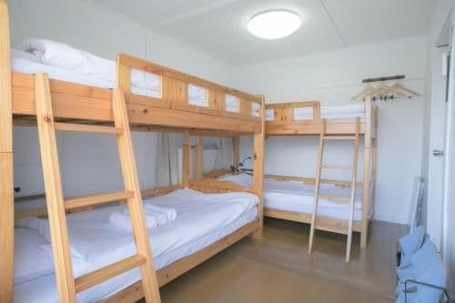 Private Room for 4 People with Shared Bathroom