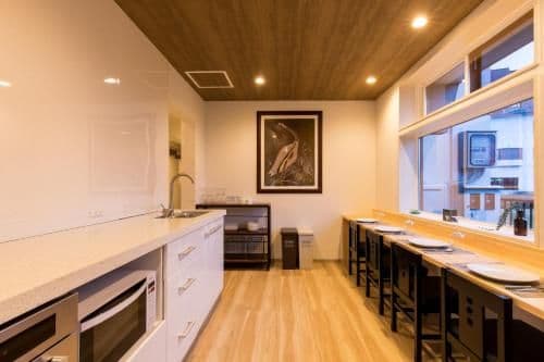 Apartment with Mountain View
