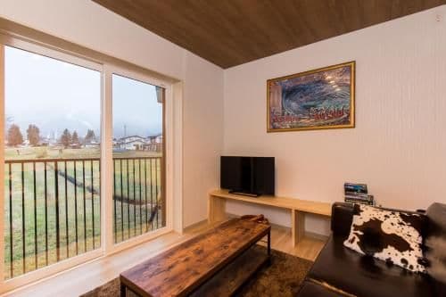 Apartment with Mountain View