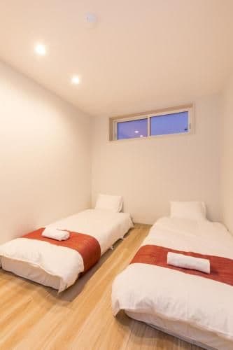 Apartment with Mountain View