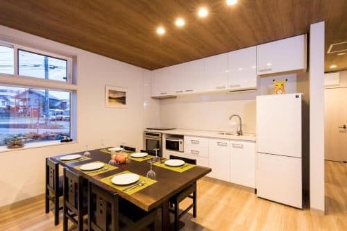 Apartment with Mountain View