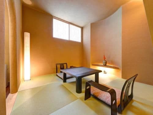 Japanese-Style Superior Room with Twin Room - Shared Bathroom