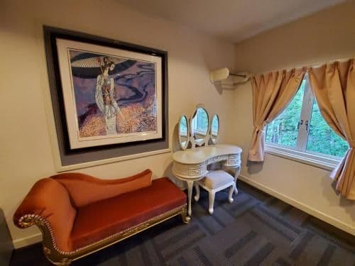 Queen Room