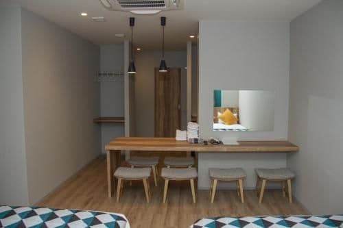 Deluxe Family Room