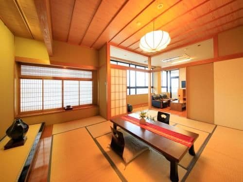 Twin Suite Room with Tatami Area