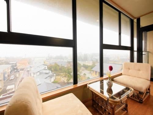 Standard Japanese-Style Family Room