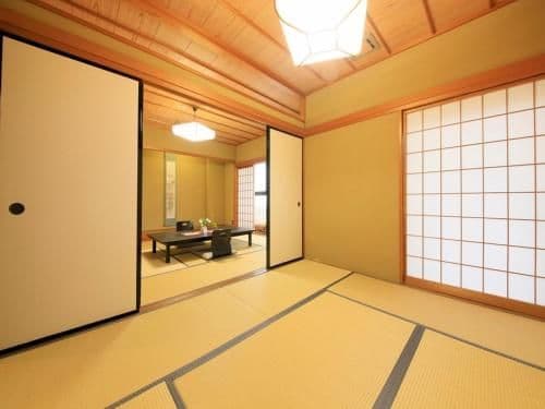 Standard Japanese-Style Family Room