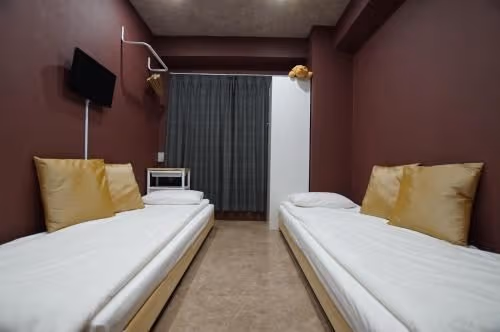 Standard Twin Room with Shared Bathroom