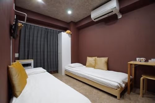 Standard Twin Room with Shared Bathroom