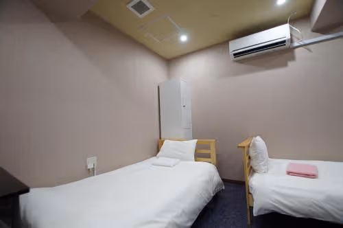 Standard Twin Room with Shared Bathroom