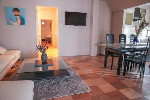 Deluxe Apartment