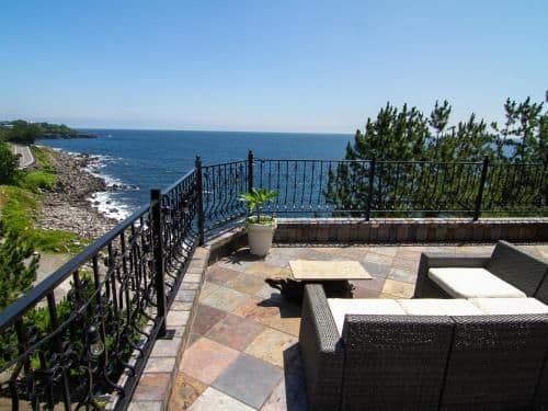 Premium Suite with Semi Open-Air Bath
