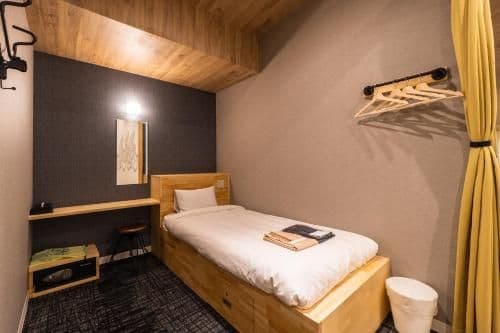 Single Room with Shared Bathroom