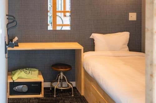 Single Room with Shared Bathroom