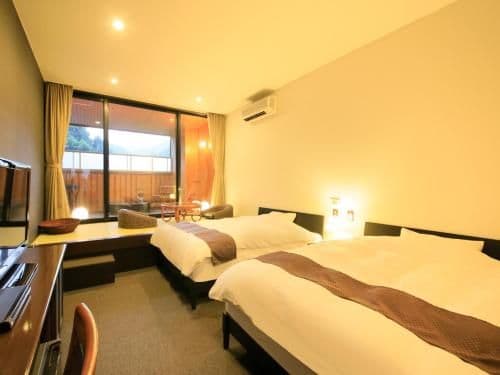 Deluxe Twin Room with Open-Air Bath