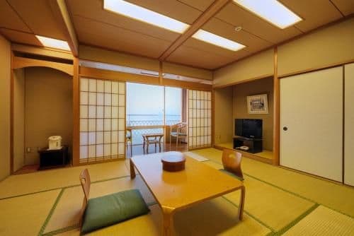 Quadruple Room with Shared Bathroom