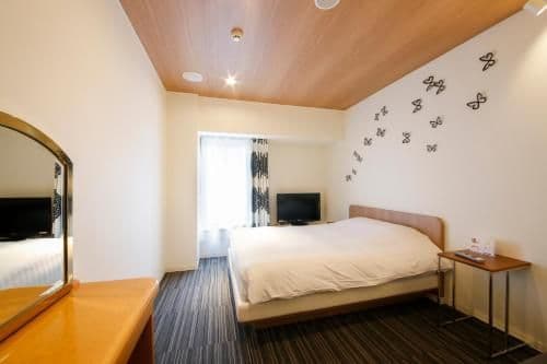 Small Double Room - Smoking