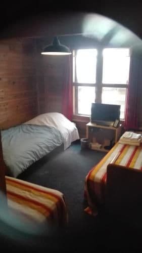 Single Room with Shared Bathroom - Non-Smoking