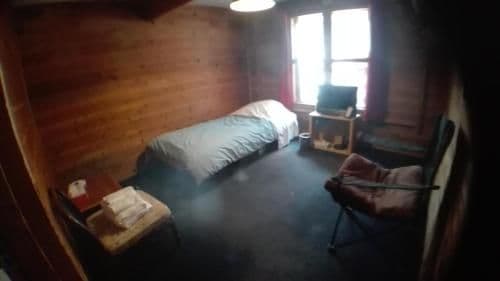 Single Room with Shared Bathroom - Non-Smoking