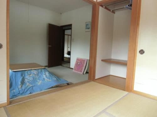 Quadruple Room with Shared Bathroom