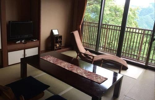 Twin Room with Tatami Area with Mountain View