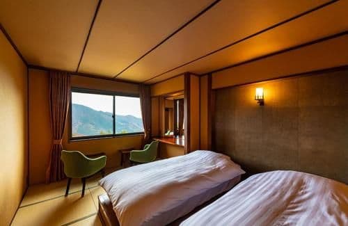 Twin Room with Tatami Area with Mountain View
