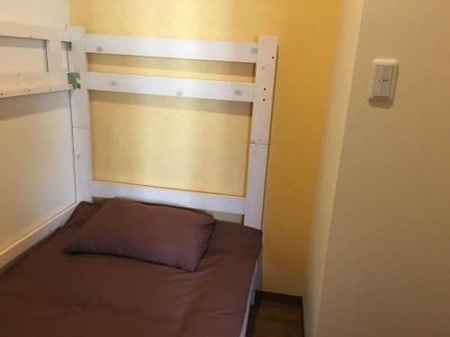 Male Only Single Room with Shared Shower and Toilet 