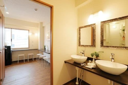 Male Only Single Room with Shared Shower and Toilet 