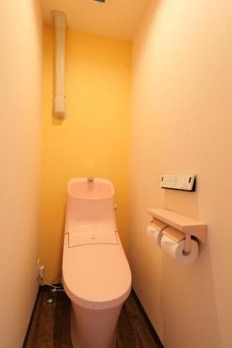 Male Only Single Room with Shared Shower and Toilet 