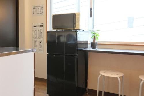 Male Only Single Room with Shared Shower and Toilet 