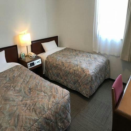 Twin Room - Smoking - Free Breakfast Included