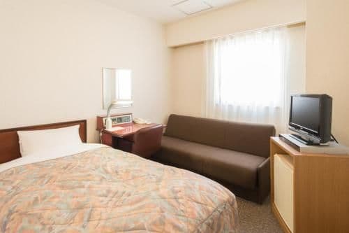 Single Room - Smoking - Free Breakfast Included