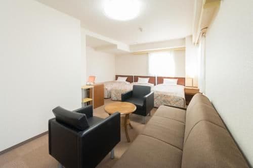 Triple Room - Smoking - Free Breakfast Included