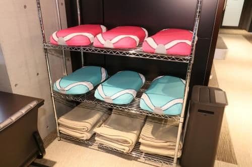 Deluxe Capsule Room for Male