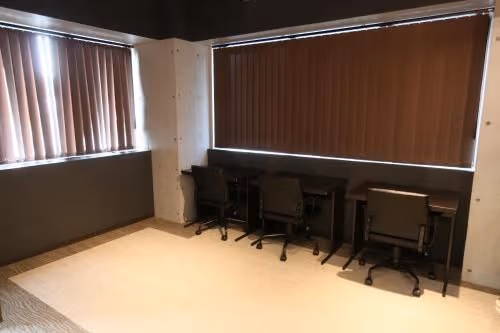 Deluxe Capsule Room for Male
