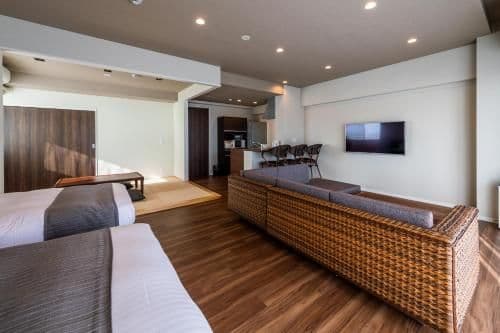 Deluxe Family Room