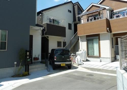 Twin Room B with Shared Bathroom and Toilet
