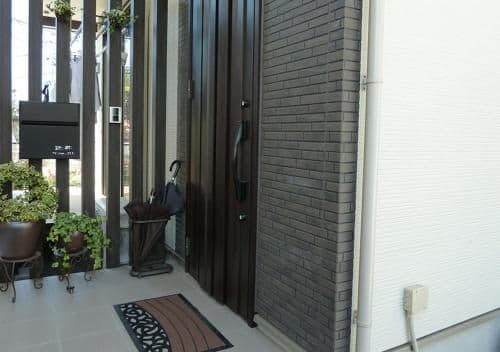 Twin Room B with Shared Bathroom and Toilet