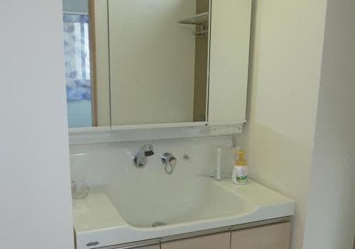 Twin Room B with Shared Bathroom and Toilet