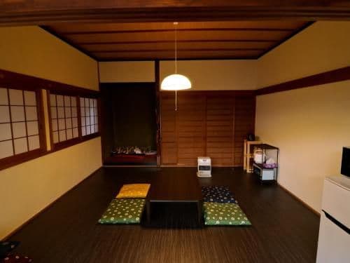 Single Bed in Mixed Dormitory Room