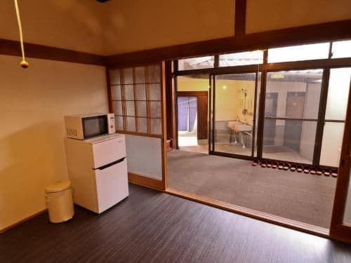 Single Bed in Mixed Dormitory Room
