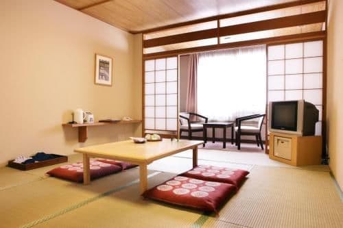 Japanese-Style Room with Shared Bathroom - Smoking
