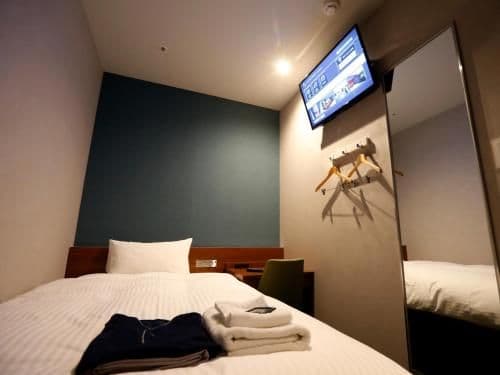 Deluxe Capsule Room - Male Only