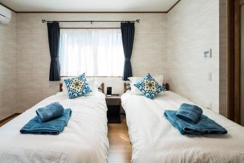 Quadruple Room with Private Bathroom