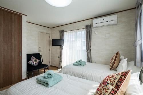 Quadruple Room with Private Bathroom