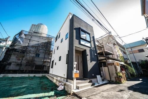 Three-Bedroom Townhouse