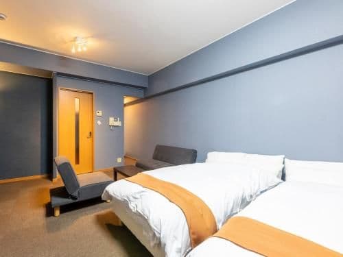 Twin Room with Bath